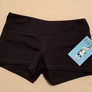 FLEO black short